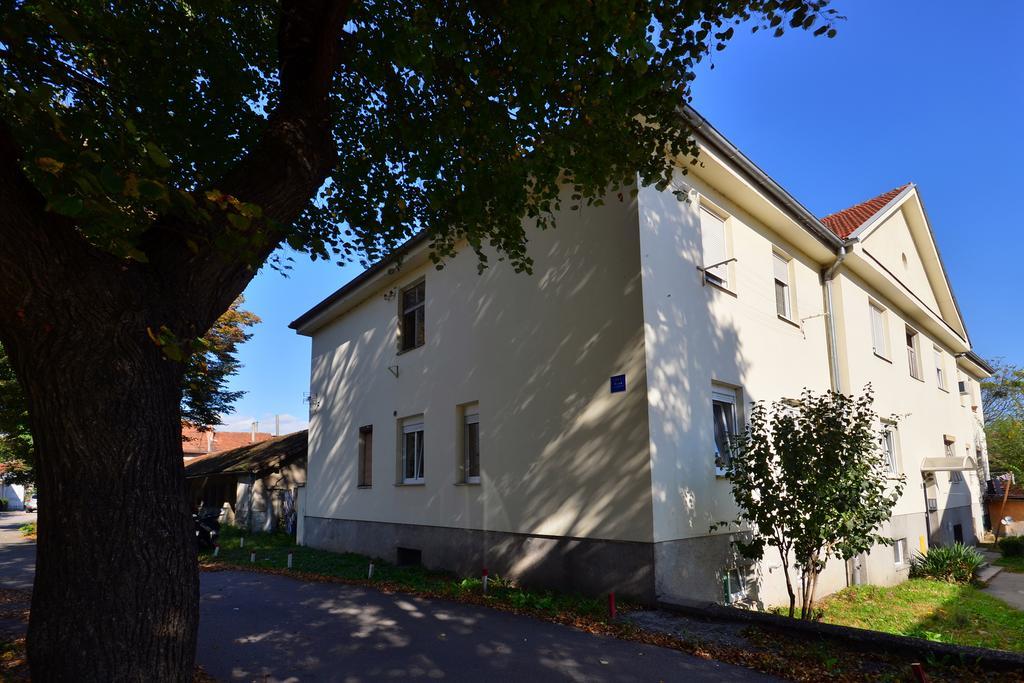 Lisinski Apartment With Private Parking Zagreb Room photo